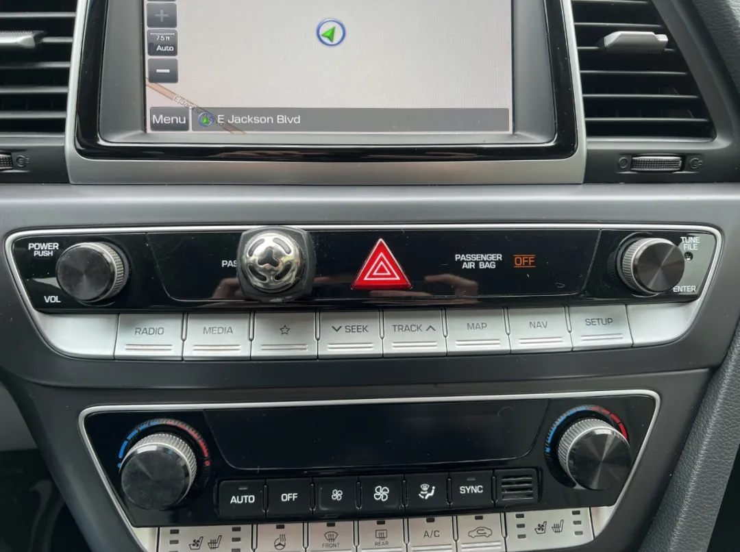 2019 Hyundai Sonata - 5NPE34AF4KH772823 - Image #28