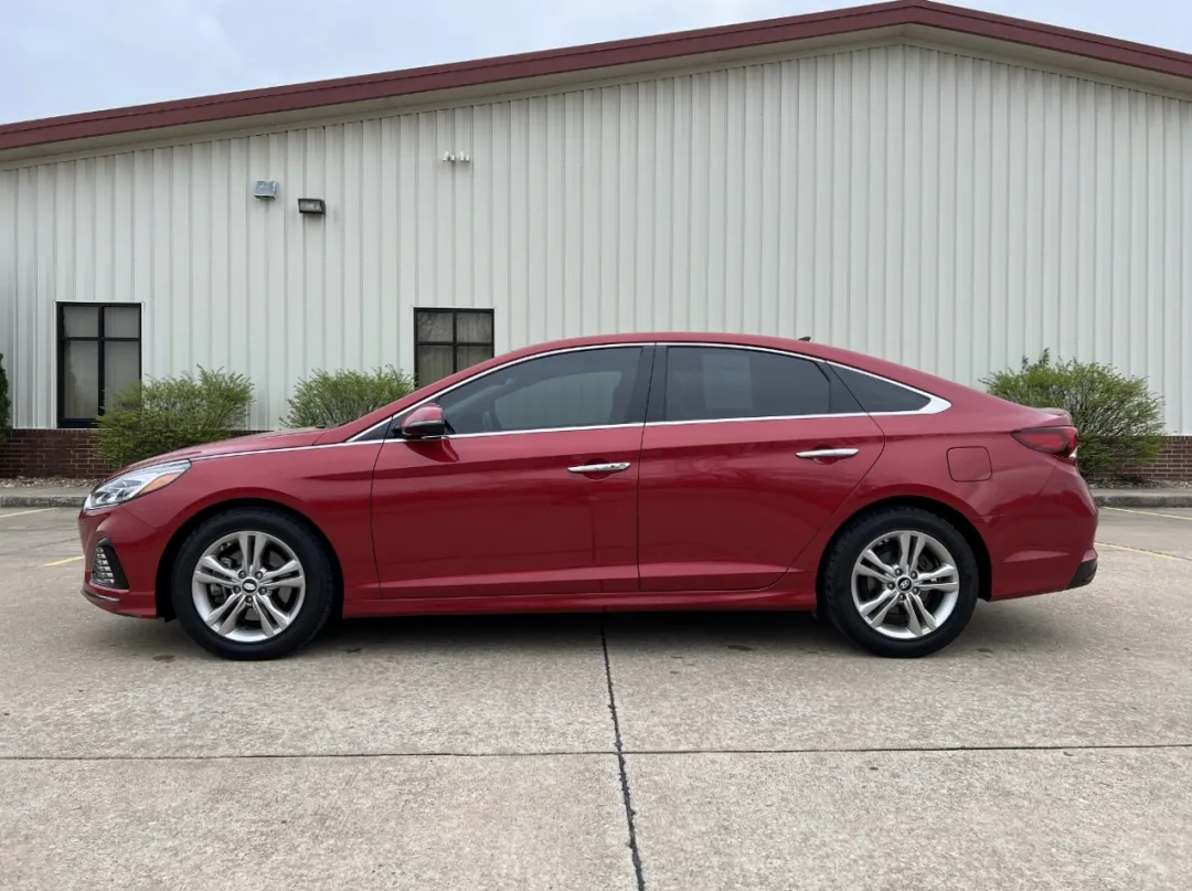 2019 Hyundai Sonata - 5NPE34AF4KH772823 - Image #9