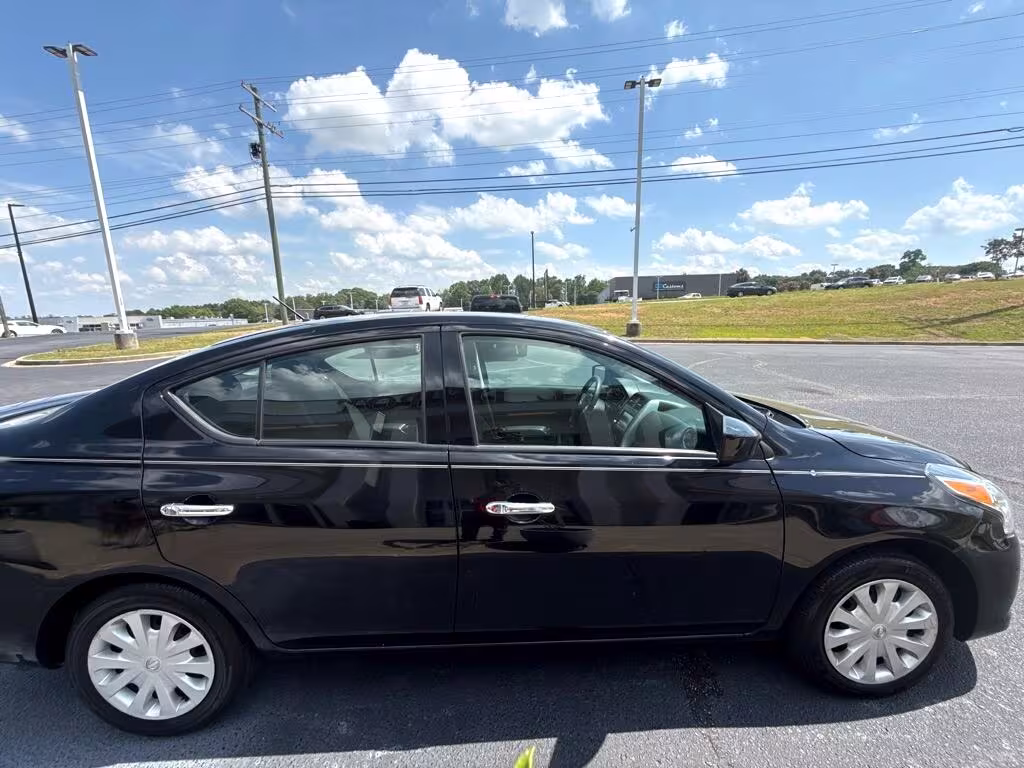 2019 Nissan Versa - 3N1CN7AP5KL872315 - Image #4