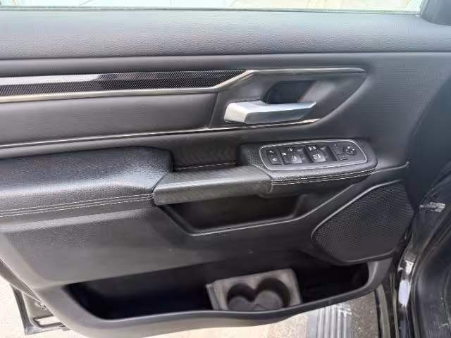2019 Ram 1500 - 1C6SRFLT0KN821653 - Image #16