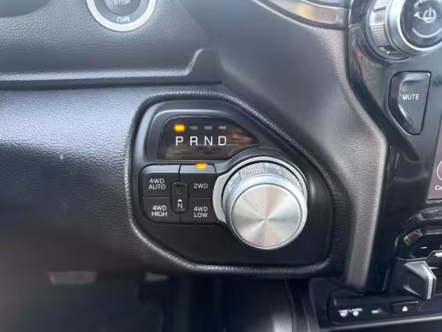 2019 Ram 1500 - 1C6SRFLT0KN821653 - Image #25
