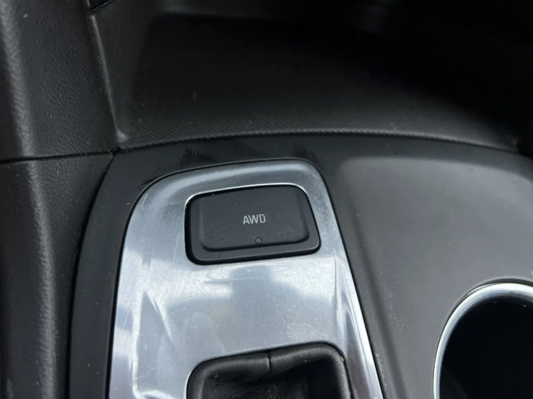 2020 Chevrolet Equinox - 2GNAXTEV6L6189021 - Image #3