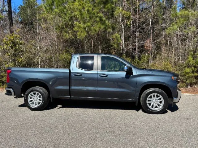 2020 Chevrolet Silverado 1500 - 1GCRWCED3LZ162692 - Image #3