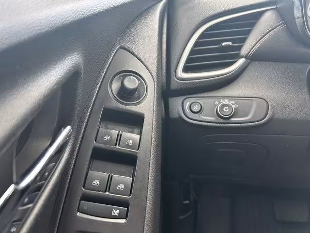 2020 Chevrolet Trax - KL7CJNSB7LB089819 - Image #17
