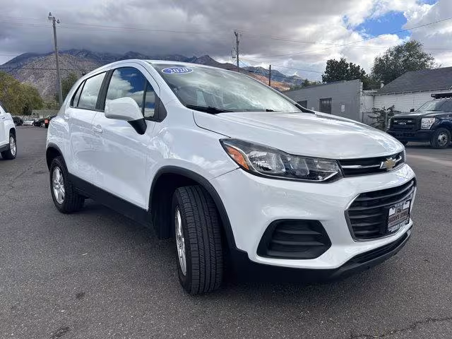 2020 Chevrolet Trax - KL7CJNSB7LB089819 - Image #2