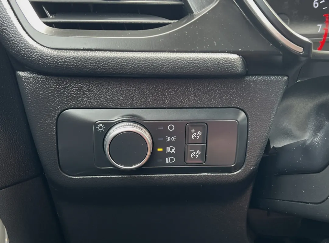 2020 Ford Escape - 1FMCU0G64LUB67479 - Image #30