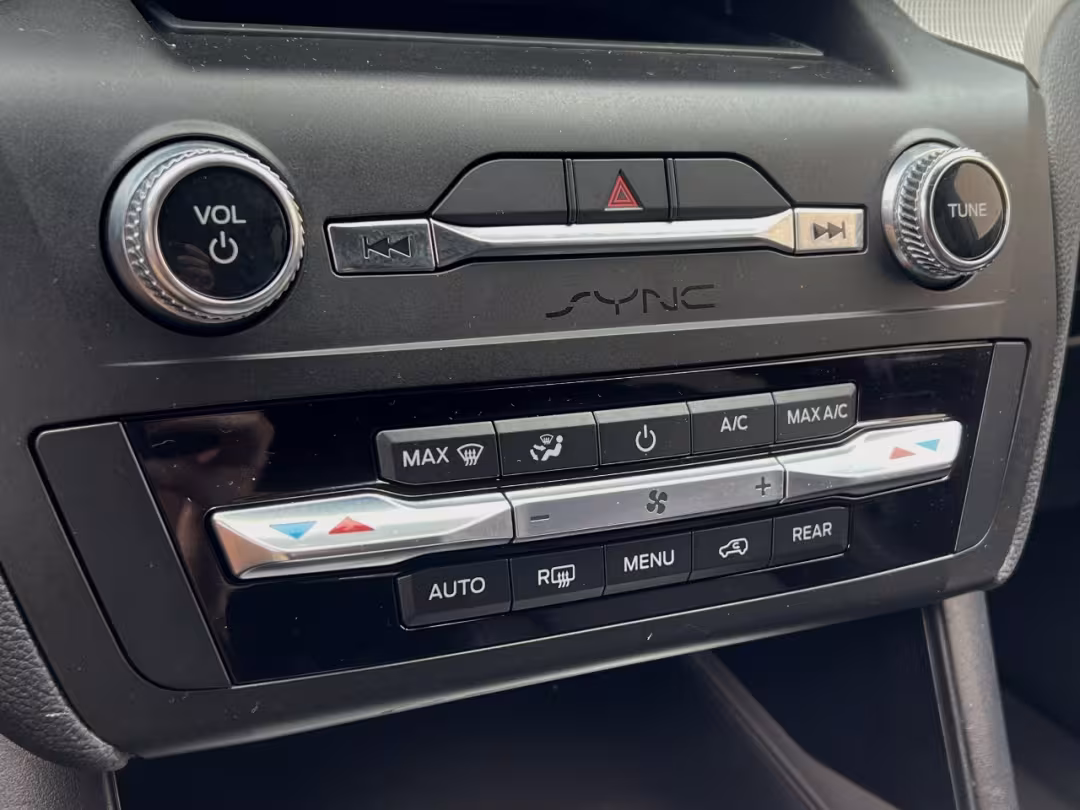 2020 Ford Explorer - 1FMSK7DHXLGA62184 - Image #29