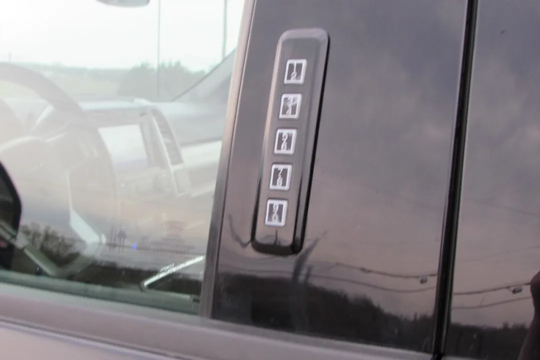 2020 Ford F-350SD - 1FT8W3BN1LEC61799 - Image #16