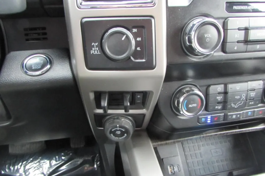 2020 Ford F-350SD - 1FT8W3BN1LEC61799 - Image #25