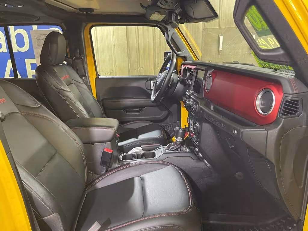 2020 Jeep Wrangler - 1C4HJXFNXLW261701 - Image #4