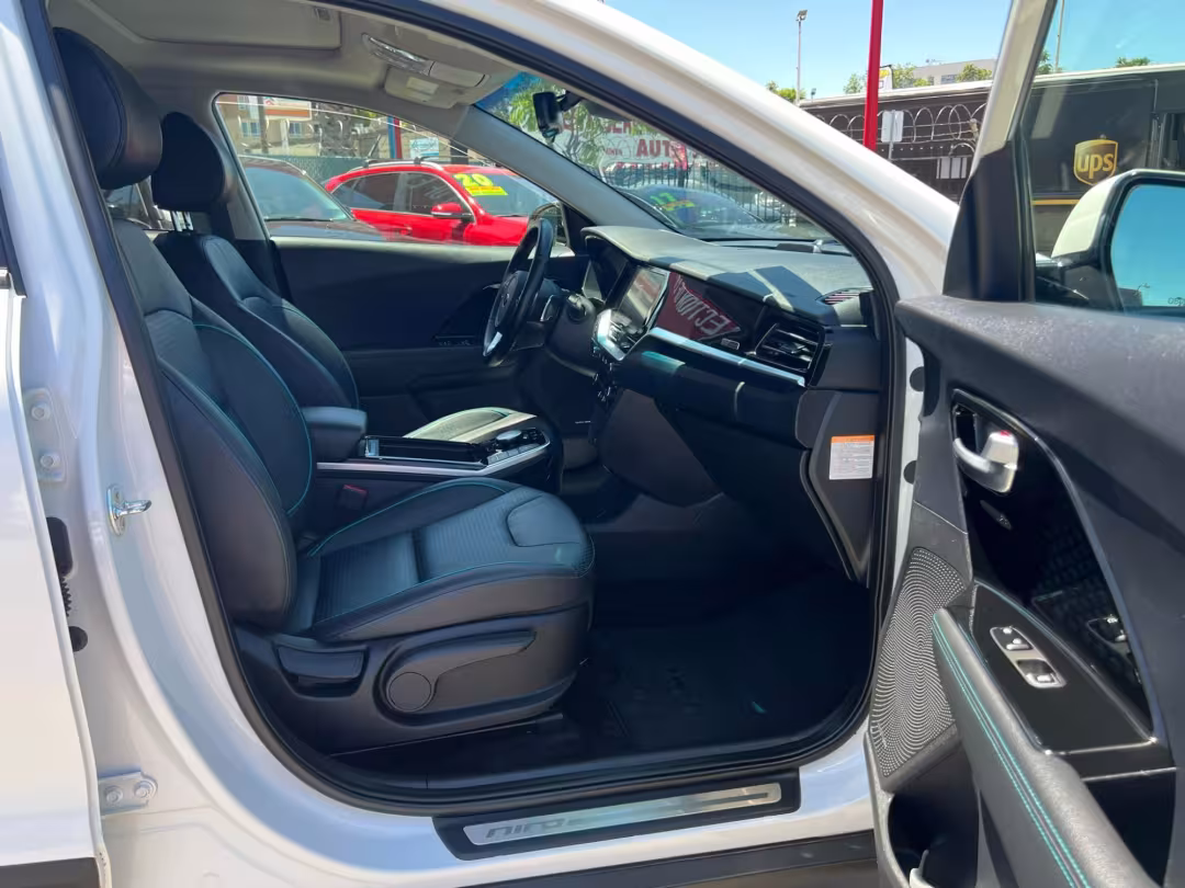 2020 Kia Niro EV - KNDCE3LG8L5071575 - Image #8