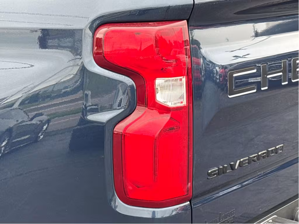 2021 Chevrolet Silverado - 1GCUYEED6MZ131177 - Image #22