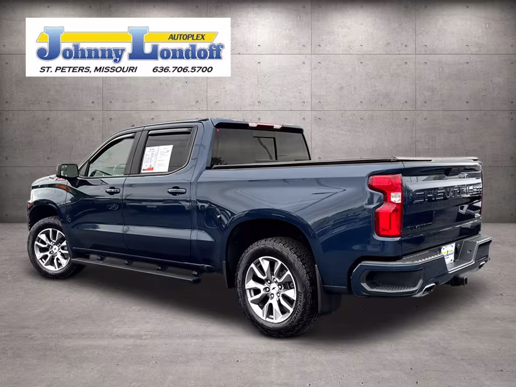 2021 Chevrolet Silverado - 1GCUYEED6MZ131177 - Image #3