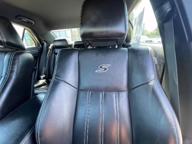 2021 Chrysler 300 - 2C3CCABG0MH601175 - Image #18