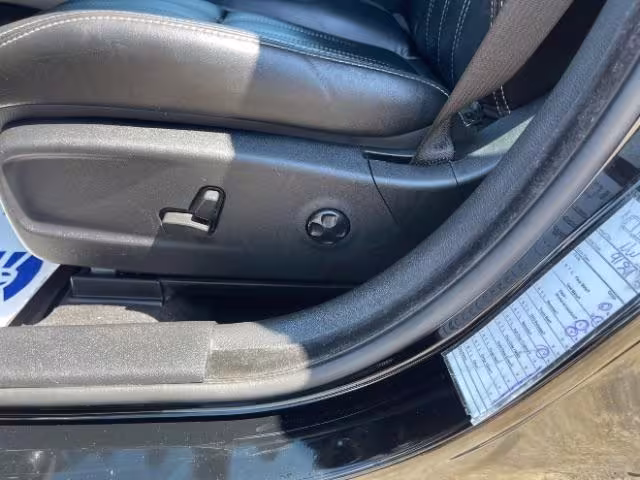 2021 Chrysler 300 - 2C3CCABG0MH601175 - Image #19