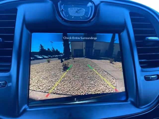 2021 Chrysler 300 - 2C3CCABG0MH601175 - Image #25