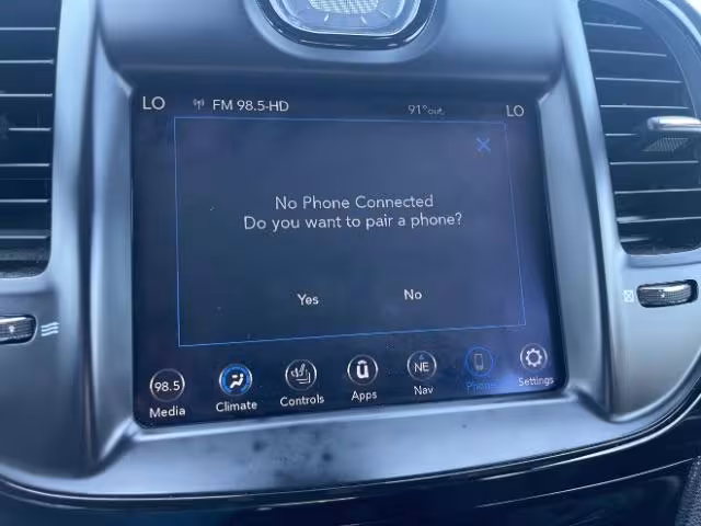 2021 Chrysler 300 - 2C3CCABG0MH601175 - Image #30