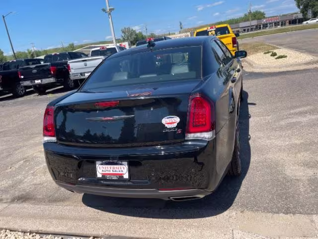 2021 Chrysler 300 - 2C3CCABG0MH601175 - Image #4