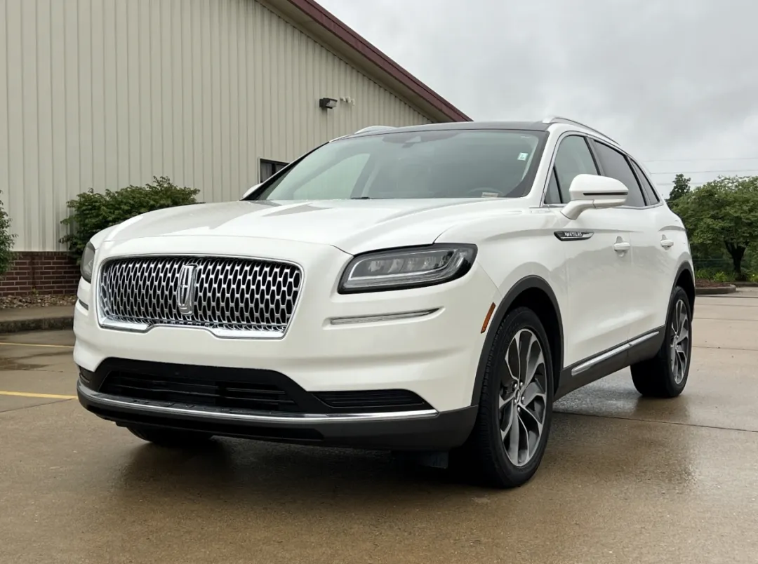 2021 Lincoln Nautilus - 2LMPJ8K97MBL11211 - Image #10