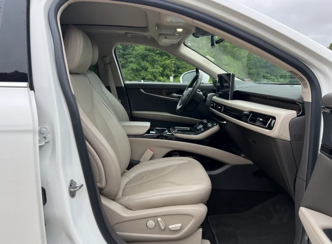2021 Lincoln Nautilus - 2LMPJ8K97MBL11211 - Image #20