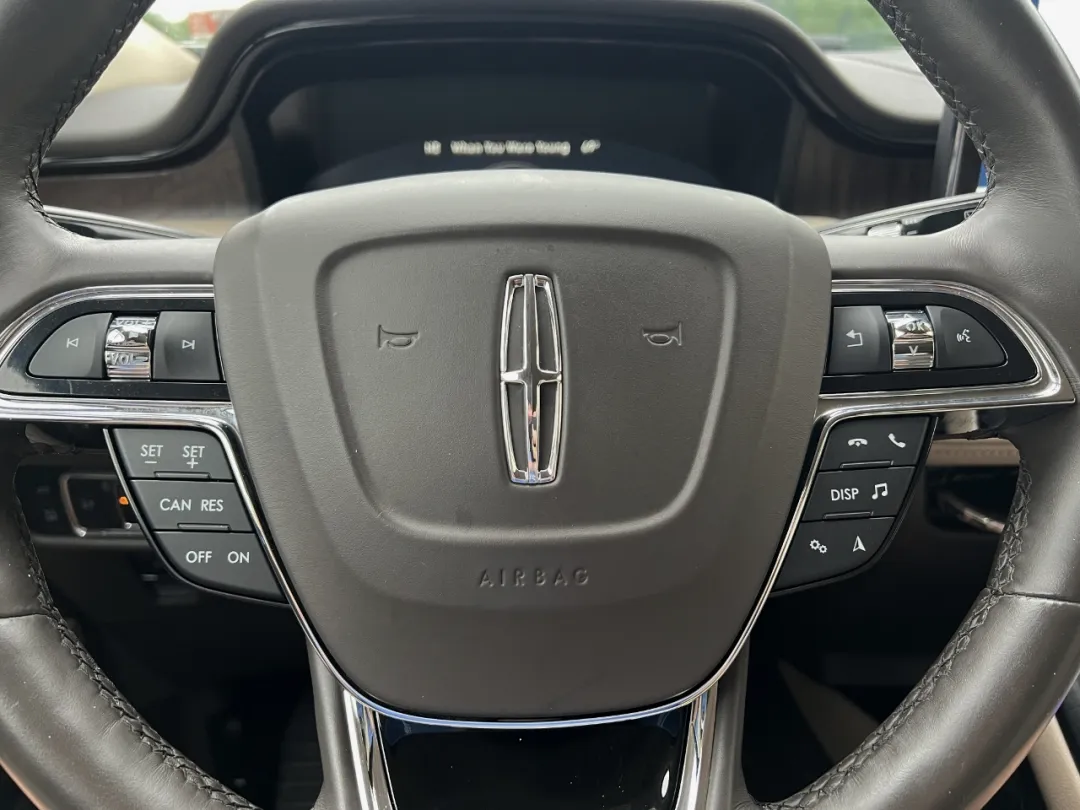 2021 Lincoln Nautilus - 2LMPJ8K97MBL11211 - Image #28