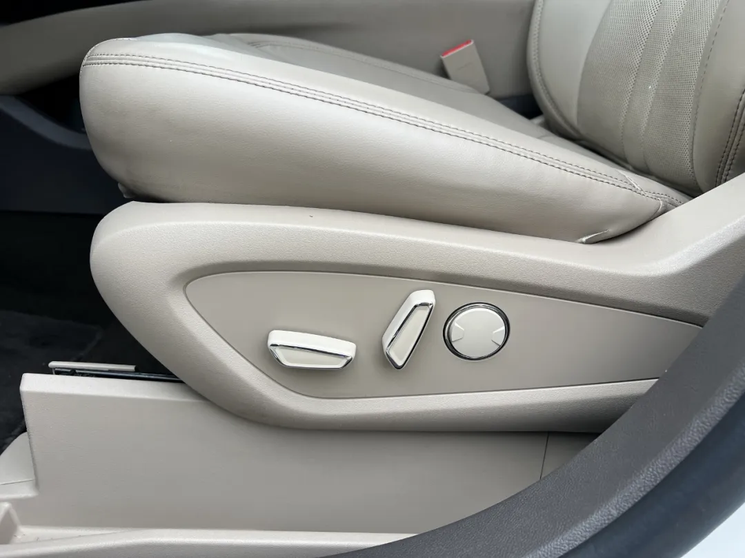 2021 Lincoln Nautilus - 2LMPJ8K97MBL11211 - Image #7