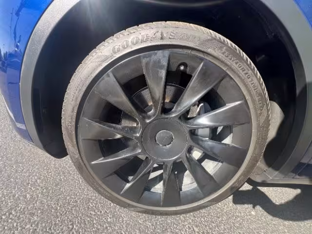 2021 Tesla Model Y - 5YJYGDEE2MF175822 - Image #12