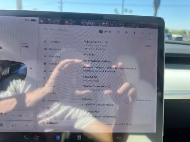 2021 Tesla Model Y - 5YJYGDEE2MF175822 - Image #2