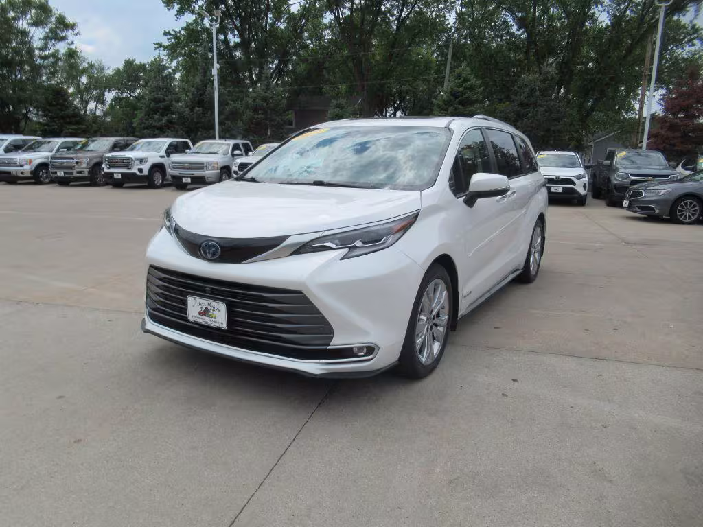 2021 Toyota Sienna - 5TDERKEC7MS043912 - Image #1