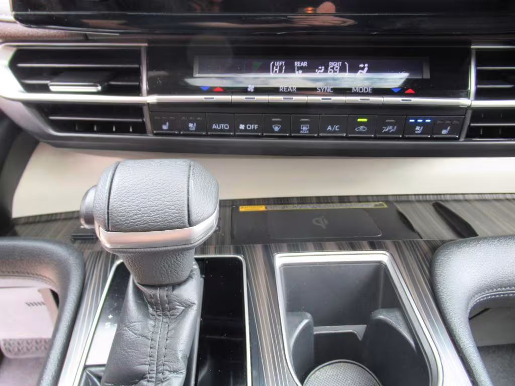 2021 Toyota Sienna - 5TDERKEC7MS043912 - Image #19