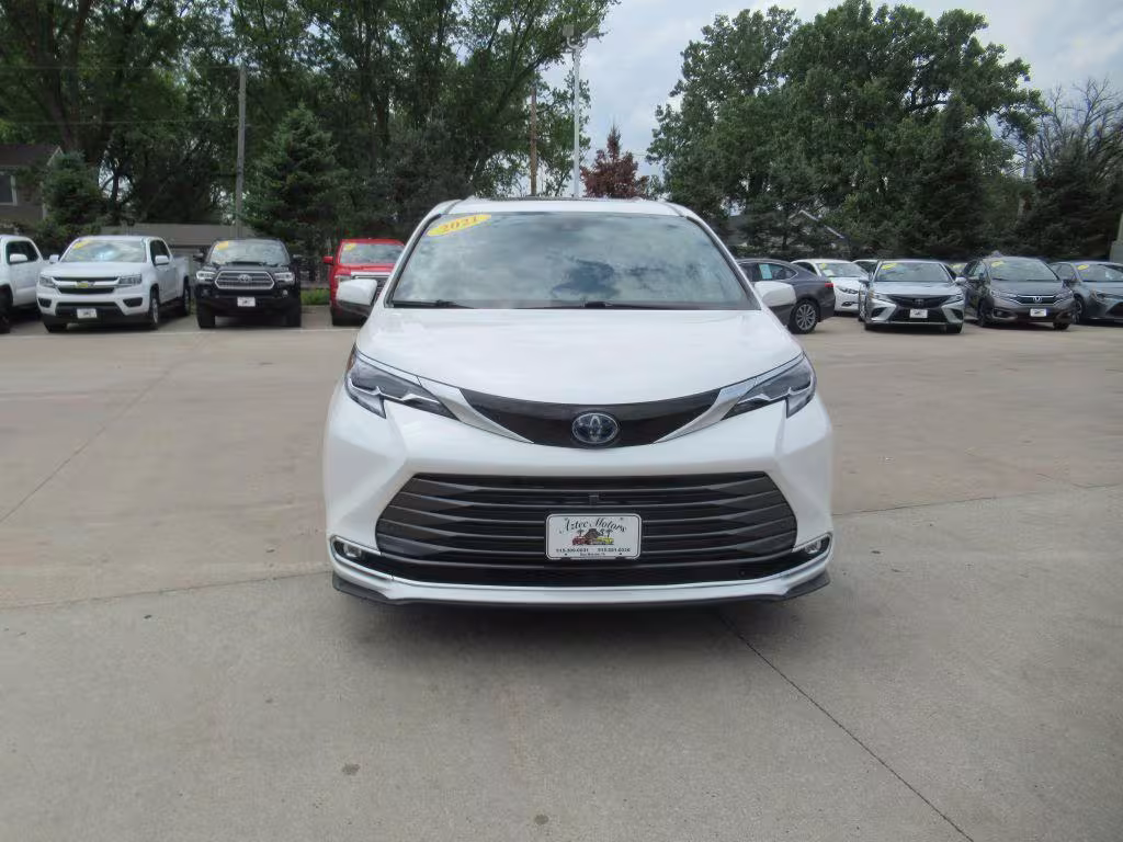 2021 Toyota Sienna - 5TDERKEC7MS043912 - Image #2