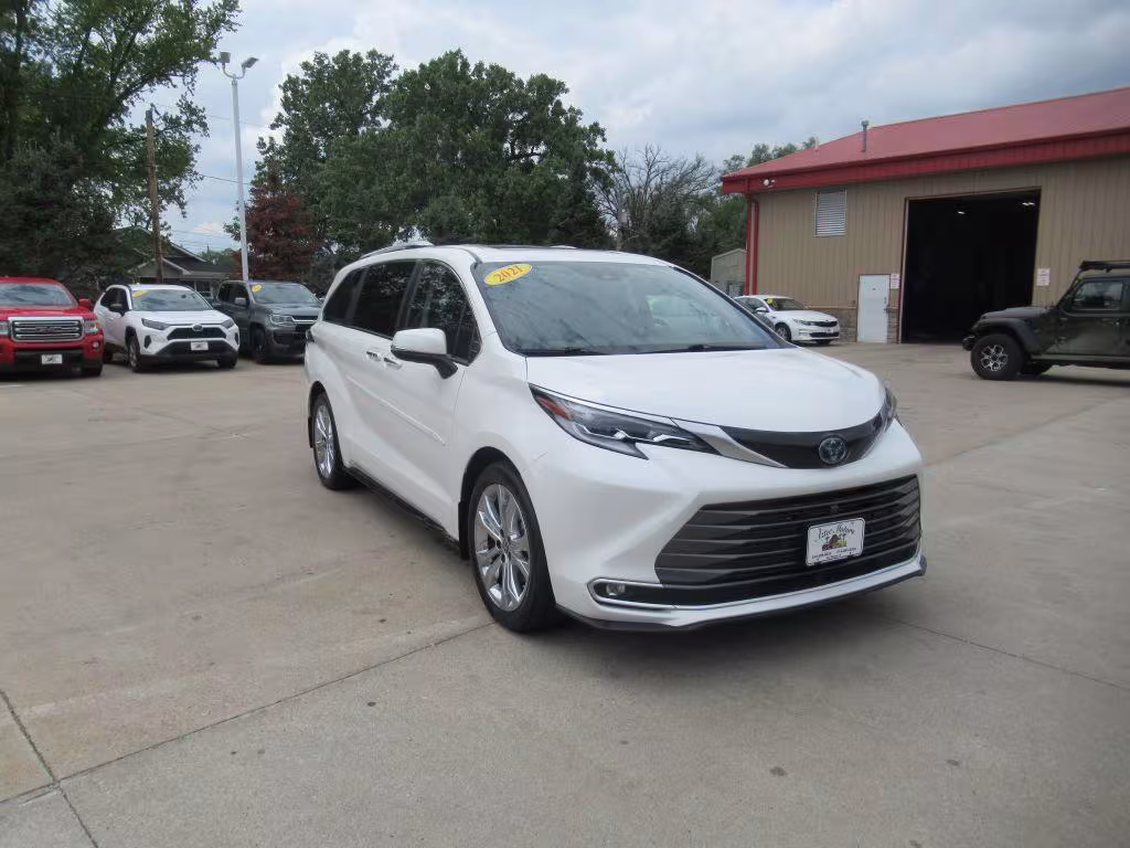 2021 Toyota Sienna - 5TDERKEC7MS043912 - Image #3