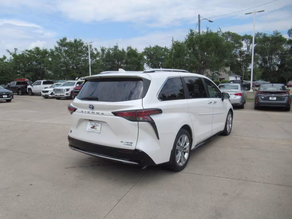 2021 Toyota Sienna - 5TDERKEC7MS043912 - Image #5