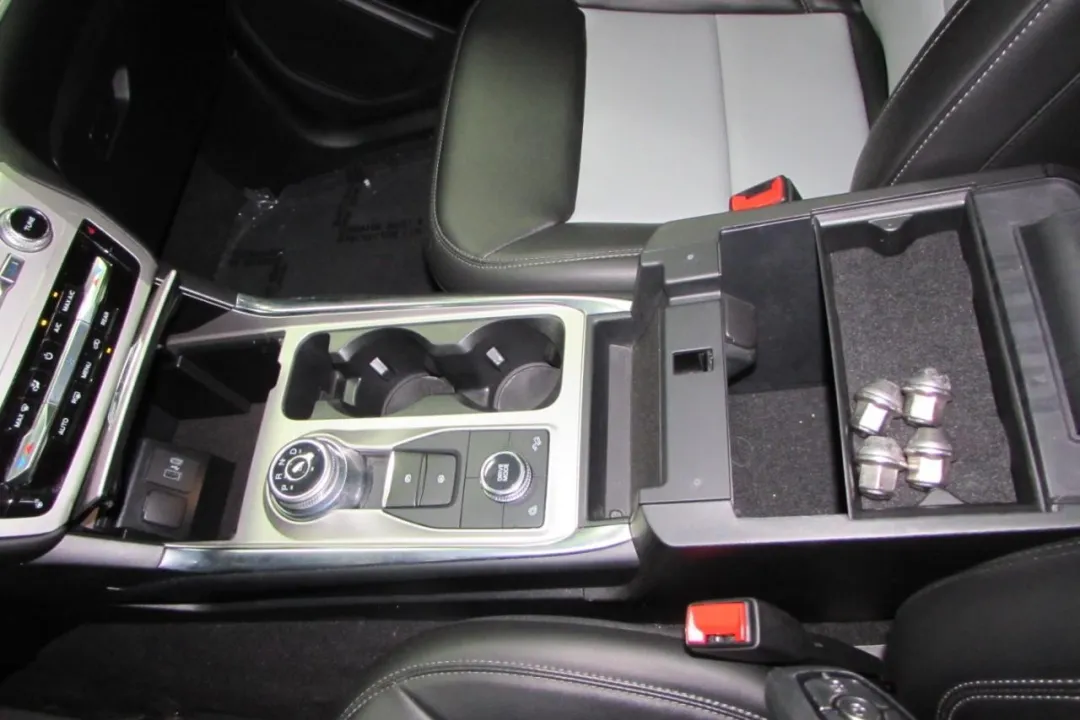 2022 Ford Explorer - 1FMSK8DHXNGB52279 - Image #22