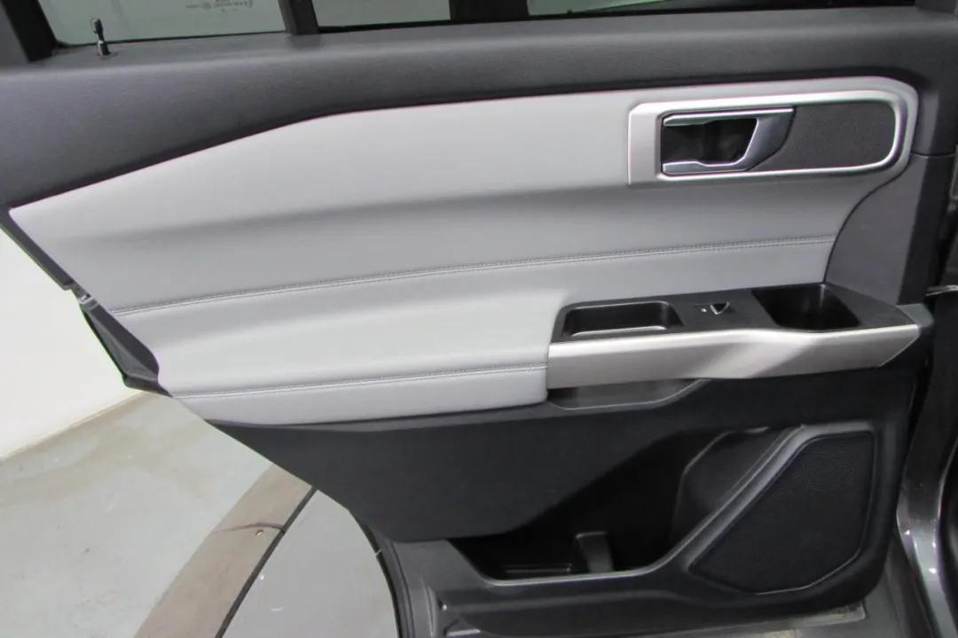 2022 Ford Explorer - 1FMSK8DHXNGB52279 - Image #24
