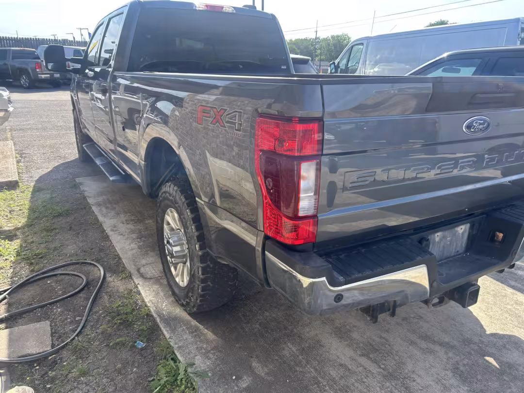 2022 Ford F-250 SD - 1FT8W2BTXNEF05638 - Image #10