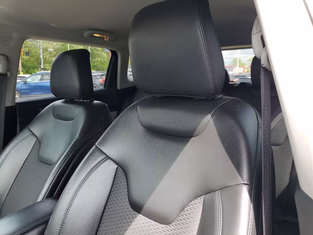 2022 Jeep Compass - 3C4NJDBB5NT233570 - Image #10