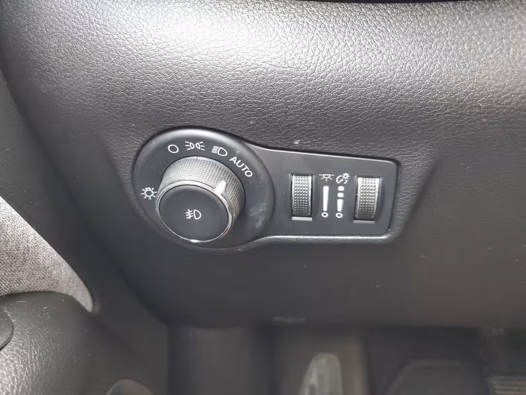 2022 Jeep Compass - 3C4NJDBB5NT233570 - Image #12