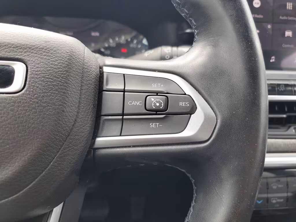 2022 Jeep Compass - 3C4NJDBB5NT233570 - Image #17