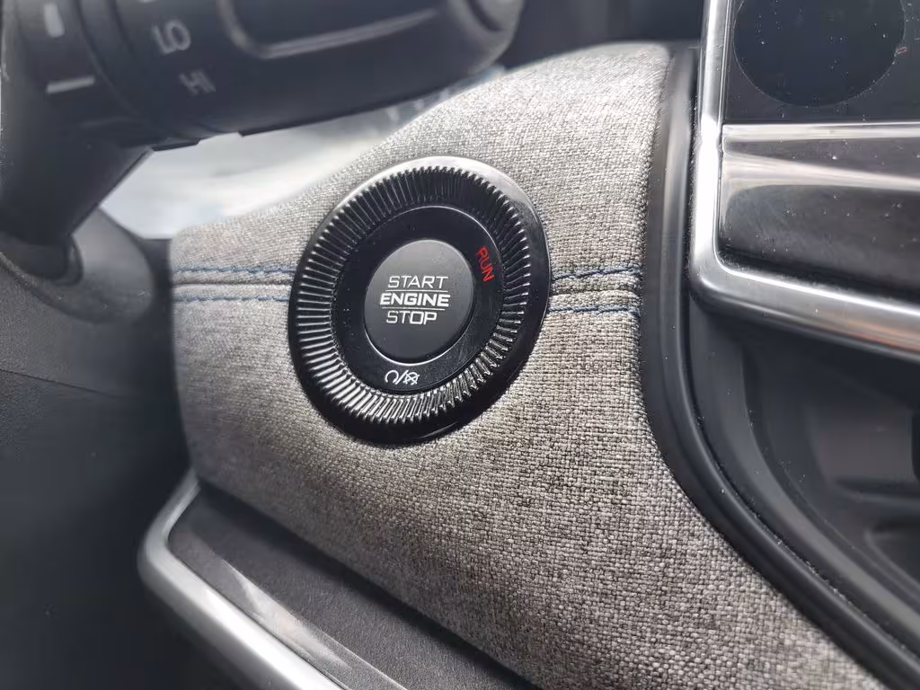 2022 Jeep Compass - 3C4NJDBB5NT233570 - Image #18