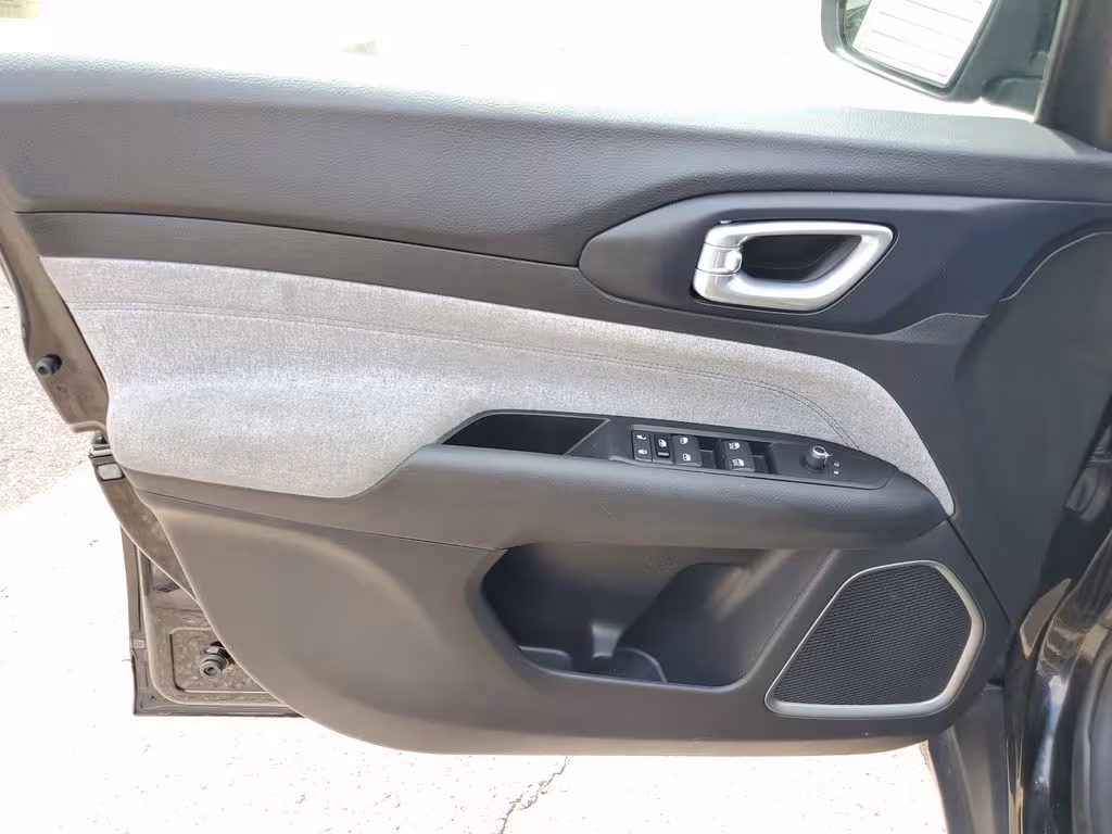 2022 Jeep Compass - 3C4NJDBB5NT233570 - Image #6