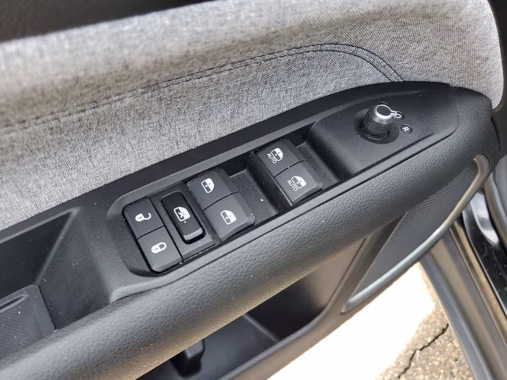 2022 Jeep Compass - 3C4NJDBB5NT233570 - Image #7