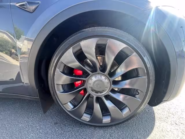 2022 Tesla Model Y - 7SAYGDEF8NF409569 - Image #10