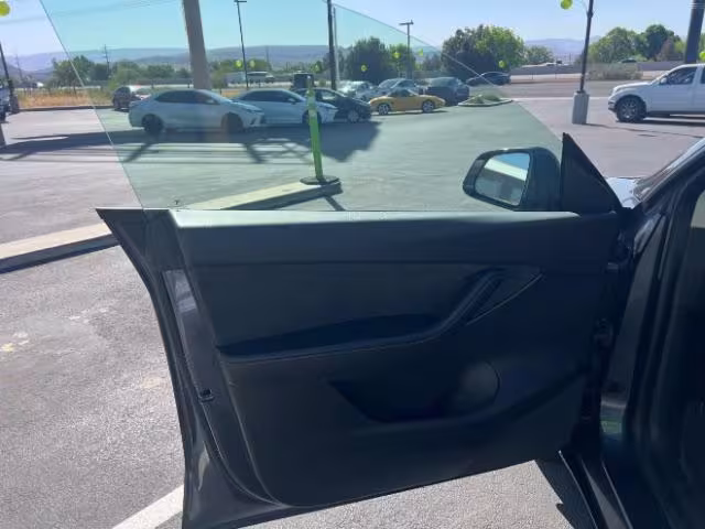 2022 Tesla Model Y - 7SAYGDEF8NF409569 - Image #13