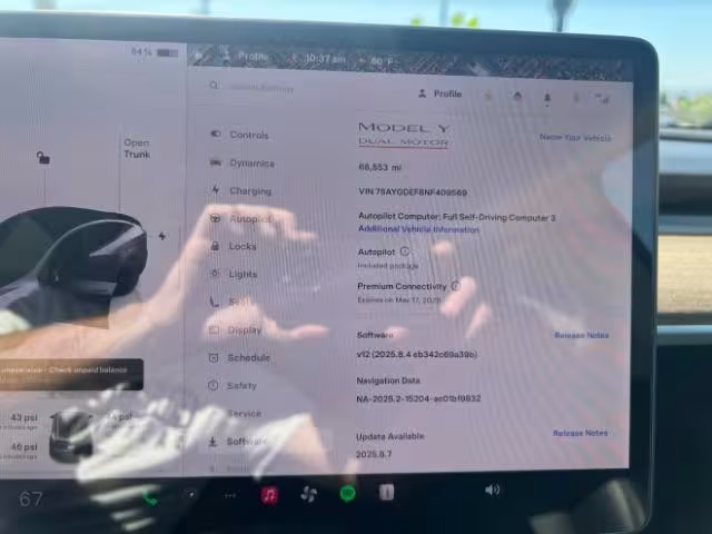 2022 Tesla Model Y - 7SAYGDEF8NF409569 - Image #2