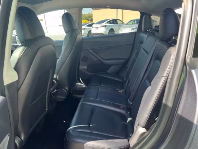 2022 Tesla Model Y - 7SAYGDEF8NF409569 - Image #20