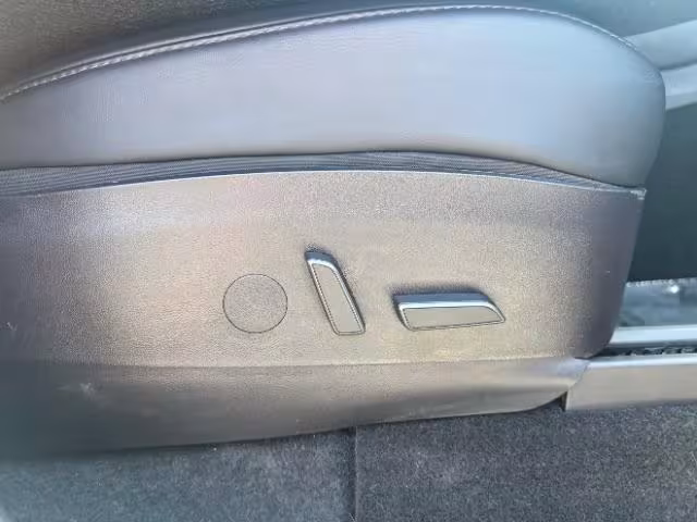 2022 Tesla Model Y - 7SAYGDEF8NF409569 - Image #27