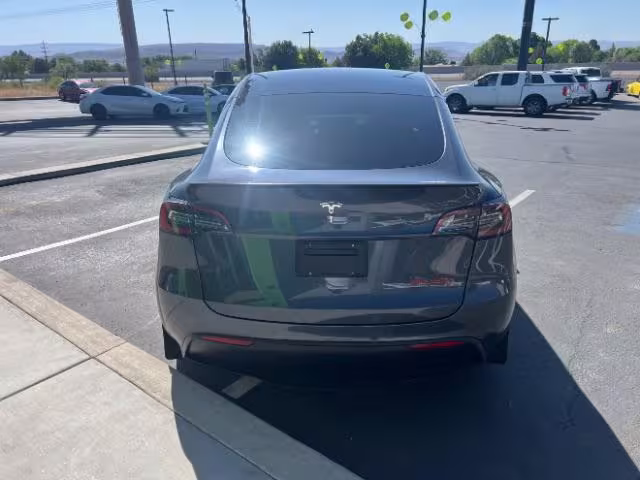 2022 Tesla Model Y - 7SAYGDEF8NF409569 - Image #7