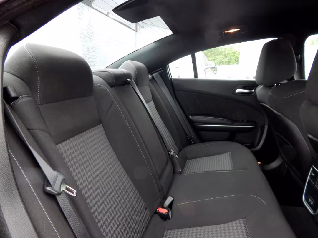 2023 Dodge Charger - 2C3CDXHG2PH546949 - Image #32