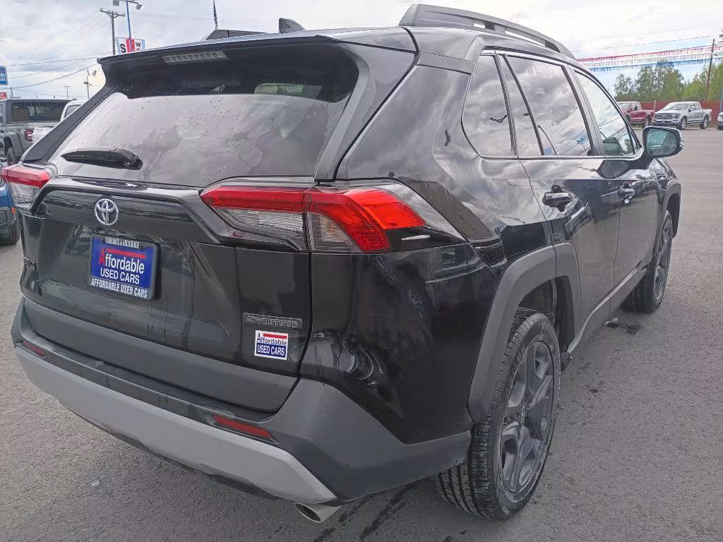 2023 Toyota RAV4 - 2T3J1RFV3PW366517 - Image #5